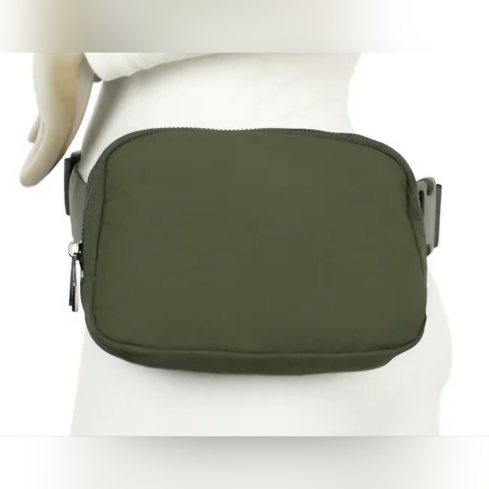 Army Green Water Repellent Nylon Bum Bag/ Belt Bag NWT